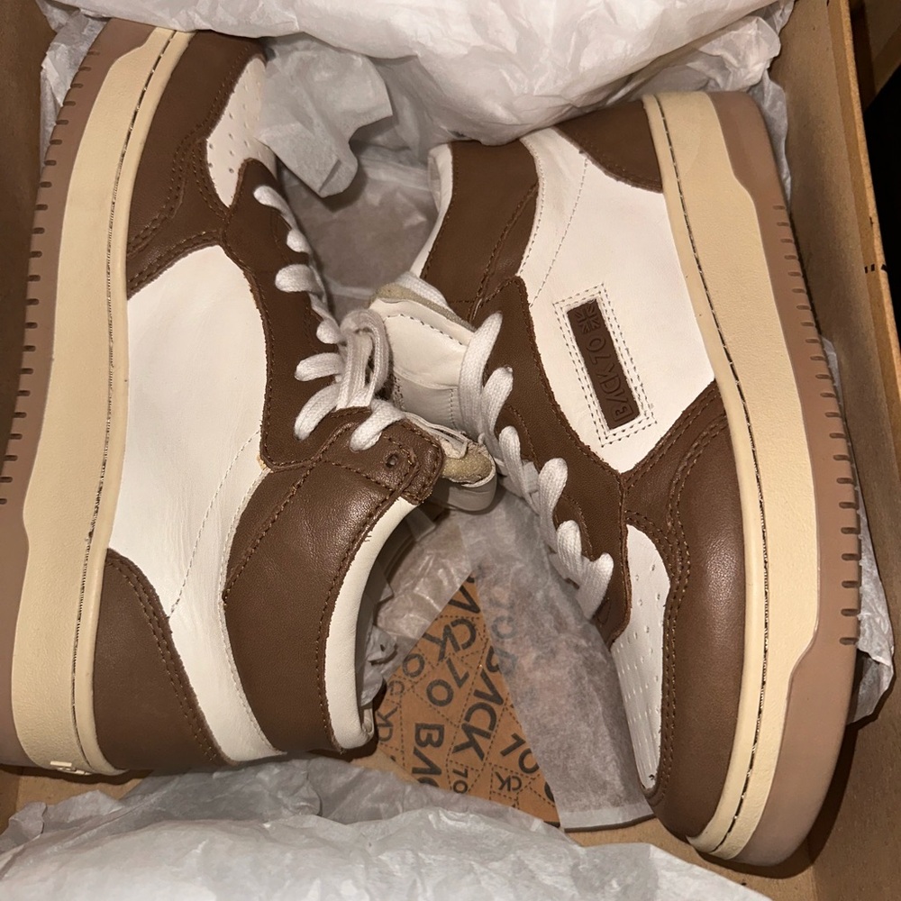 Back 70 NWT Brown and white high top sneakers